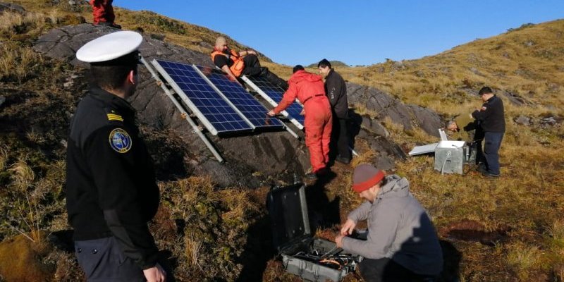 LSG “Alacalufe” retira estación de monitoreo sismológico en Isla Cook