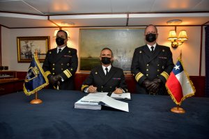 Contraalmirante Gonzalo Peñaranda asume como nuevo Comandante en Jefe de la Escuadra