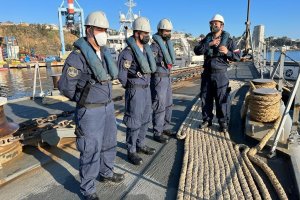 Guardiamarinas Ejecutivos Año 2022 realizaron Embarco Profesional en Fragata “Riveros”
