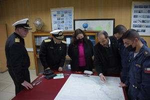 Ministra de Defensa Nacional visitó la Academia Politécnica Naval