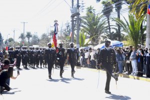 Armada de Chile participó en desfile cívico-militar en conmemoración de las Glorias del Ejército y la Primera Junta Nacional de Gobierno