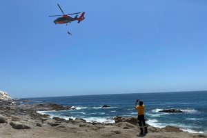 Armada realiza procedimiento por rescate de persona en peligro de inmersión al sur de Caleta Río Seco 