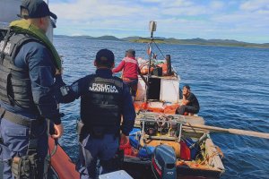 Autoridad Marítima de Melinka detectó lancha con 1500 kilos de recurso luga