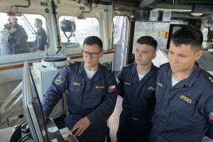 Grumetes realizan su embarco profesional a bordo de la Fragata “Almirante Riveros”