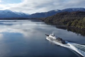 LSG “Puerto Natales” efectúa tareas de señalización marítima y fiscalización pesquera