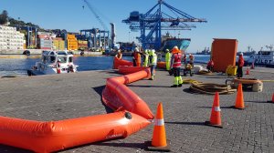 Autoridad Marítima realiza ejercicio de combate a la contaminación en el Puerto de Valparaíso
