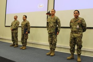 Oficiales de la Armada de Chile se graduaron del curso CHILFOR 39 en el Cecopac