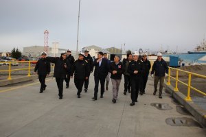 Armada de Chile y MOP evalúan avances del proyecto de construcción de nueva dársena en Punta Arenas