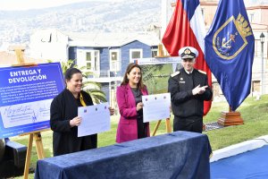 Ministerio de Defensa, Bienes Nacionales y Armada de Chile firman acta de entrega de terrenos fiscales