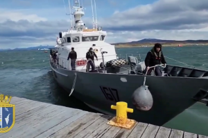 Armada de Chile desplegó operativo de búsqueda y salvamento ante varada de Ferry Yaghan