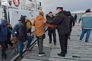 Tercera Zona Naval concluye con éxito traslado de naúfragos del Ferry Yaghan a Puerto Natales