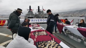 A bordo de las fragatas "Almirante Blanco Encalada" y "Almirante Riveros“ se realizó una simultánea de ajedrez