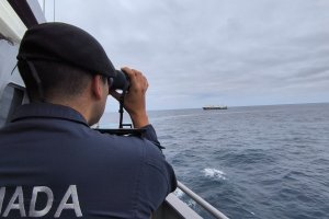 Armada de Chile realiza fiscalización en cercanías de Islas Desventuradas