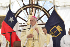 Buque Escuela celebra a bordo Culto Evangélico y Misa Católica
